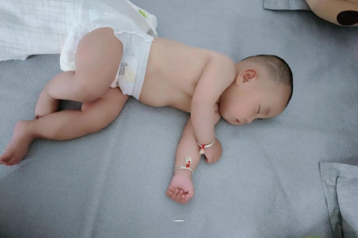 渠县几个月宝宝会抬头